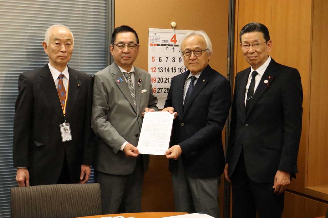 �O�c�����A�u�����N���ւ̒n���c��c���̉��������߂錈�c�v�ɂ��ĉ������t������b�⍲���E���{�ېV�̉��΍�ψ����ɗv��